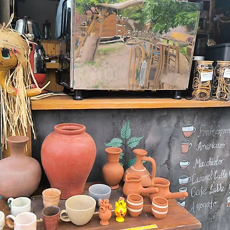 Litost Cafe Капсульный отель Адрасан