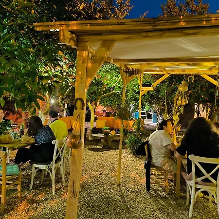 Kapslový hotel Litost Cafe *